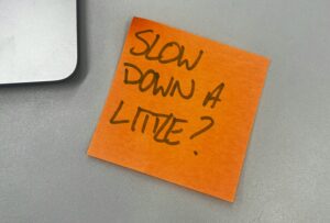 Lire la suite à propos de l’article Sophrologie et stress chronique : le rôle clé de la discipline et de la routine