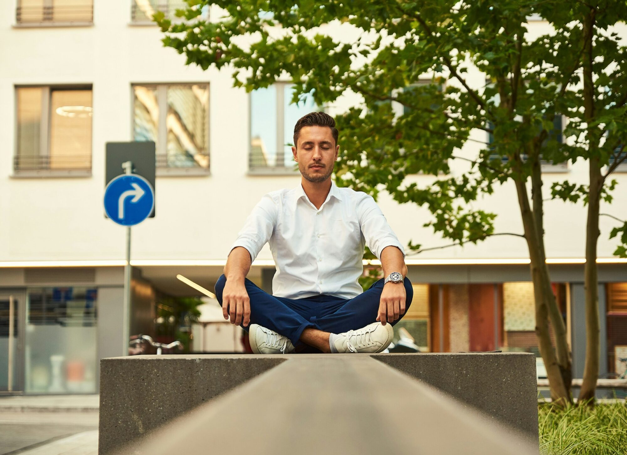 La sophrologie en entreprise : le couteau suisse du bien-être au travail