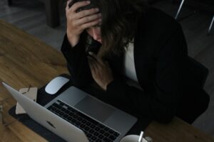 Lire la suite à propos de l’article Stress au travail : comment reconnaître les signes invisibles avant l&rsquo;épuisement ?